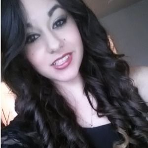 Meet your Posher, Yesenia